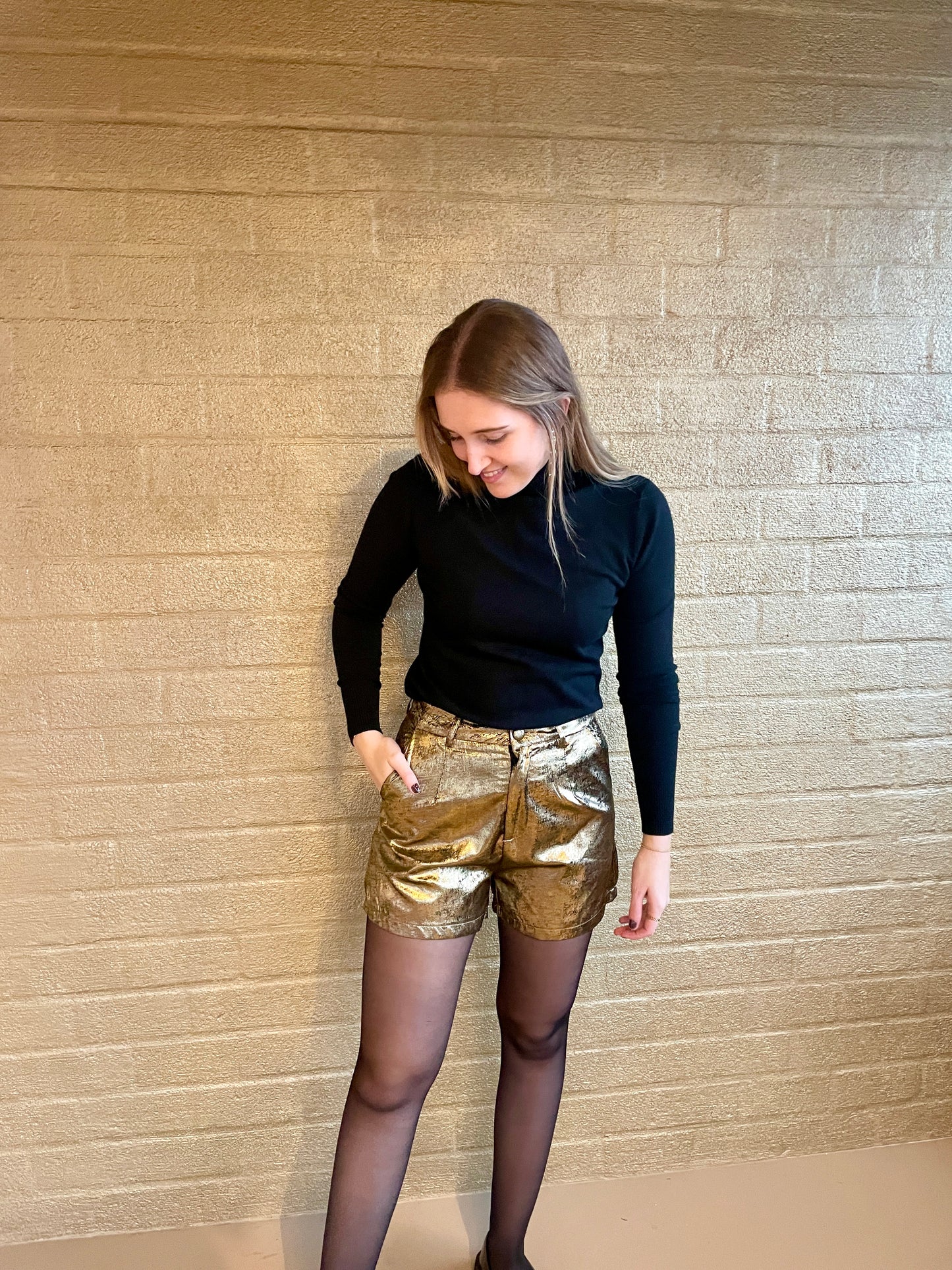 SHORT GOLD