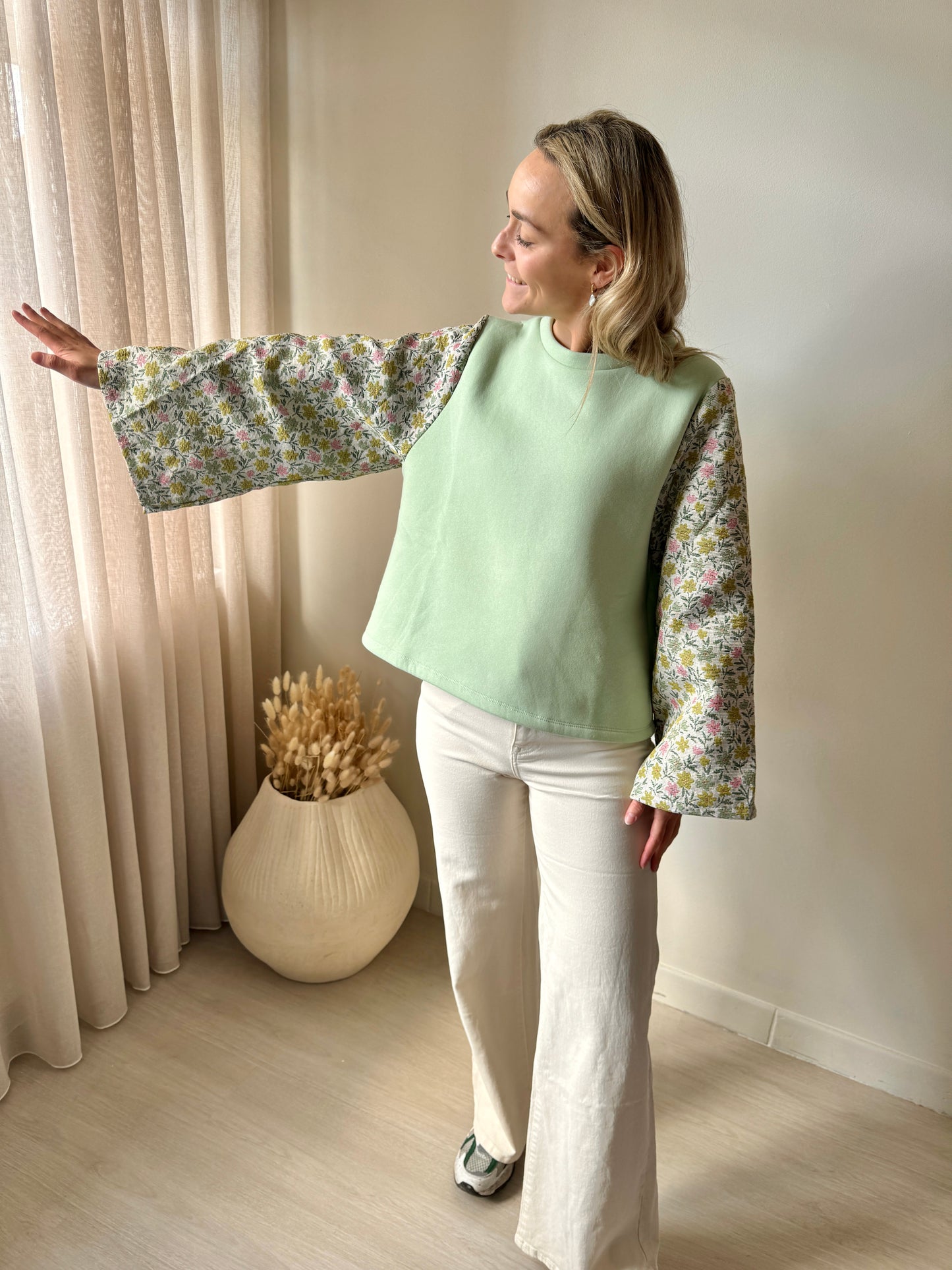 KNIT VERT FLOWER