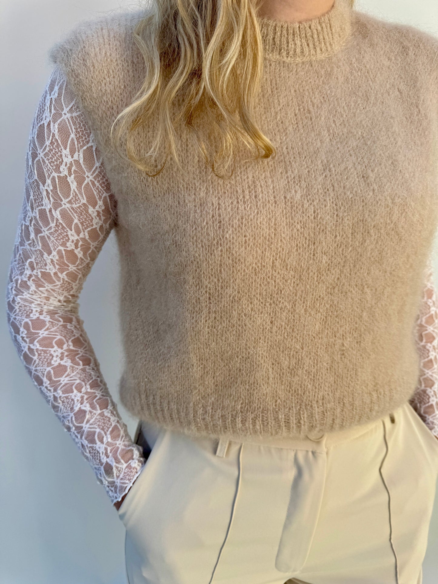 MOHAIR DEBARDEUR BEIGE