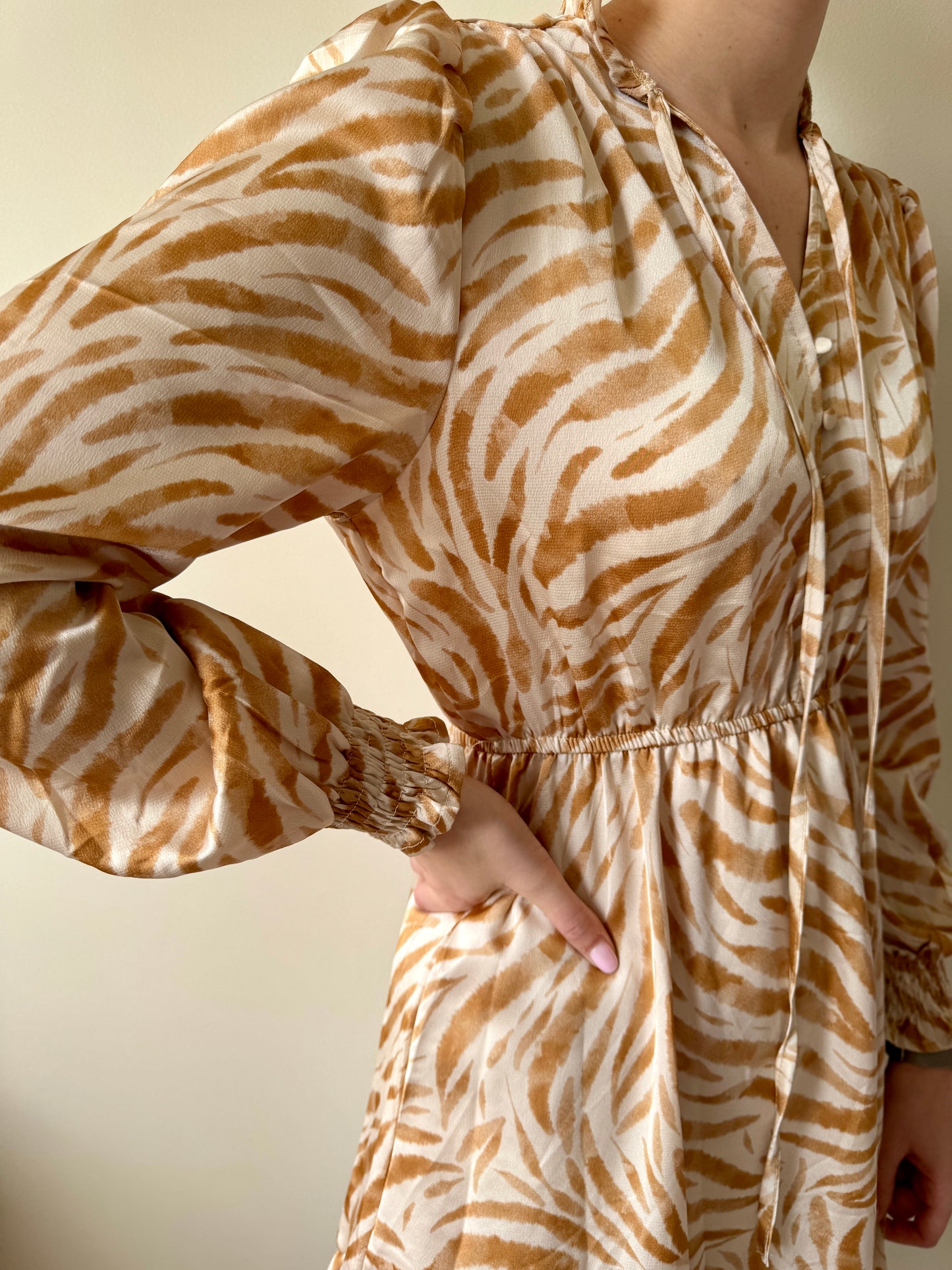 DRESS ISLA