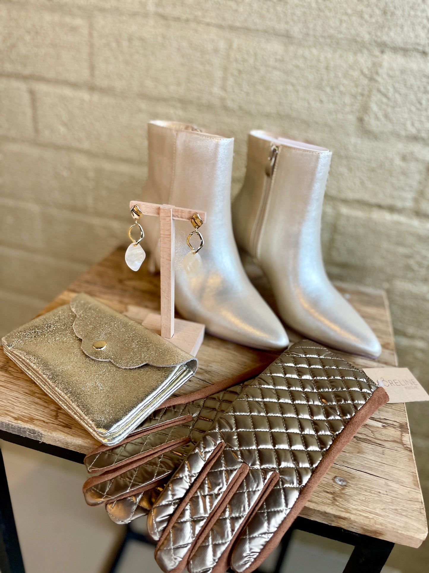 BOOTS GOLD