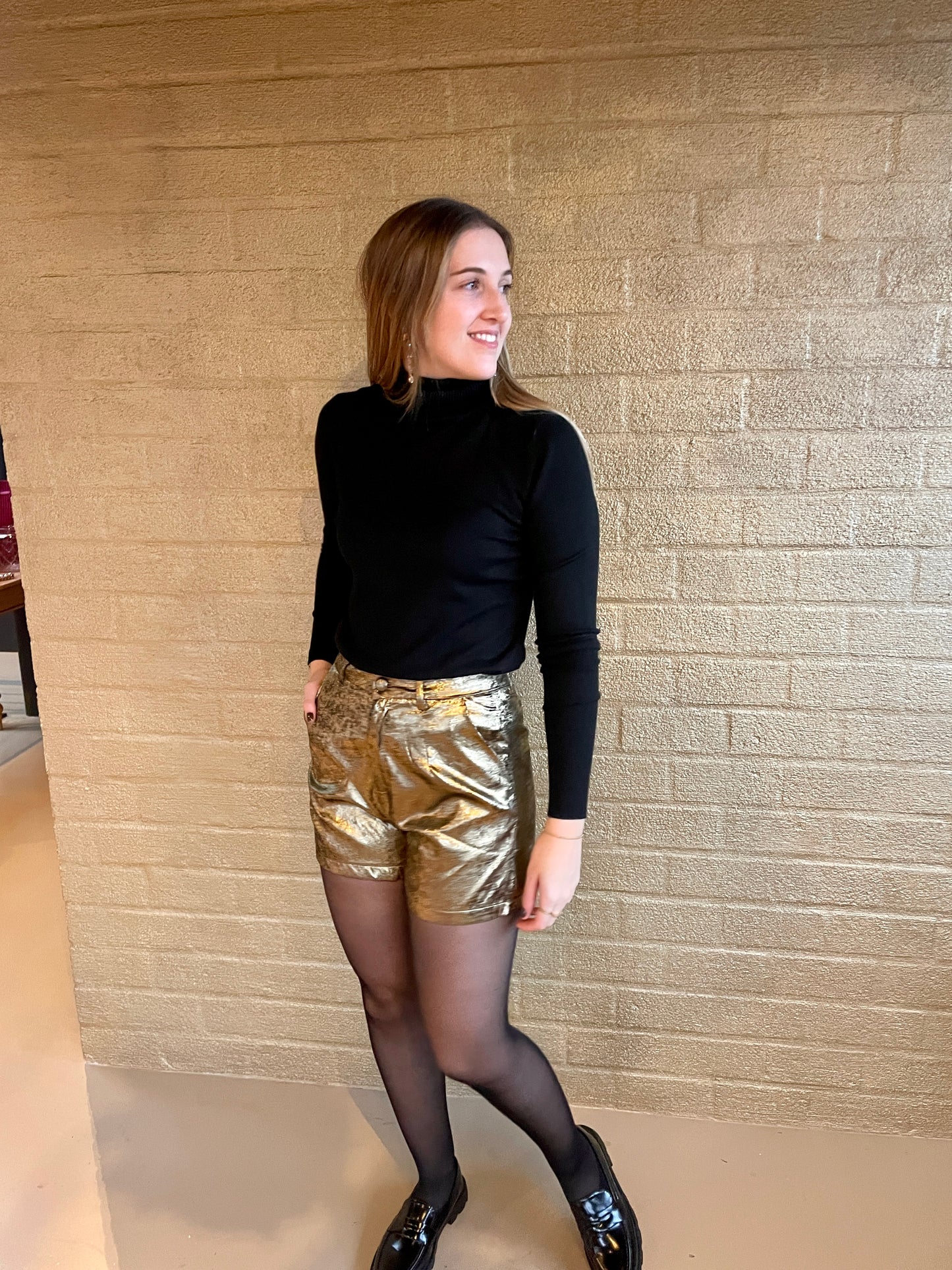 SHORT GOLD