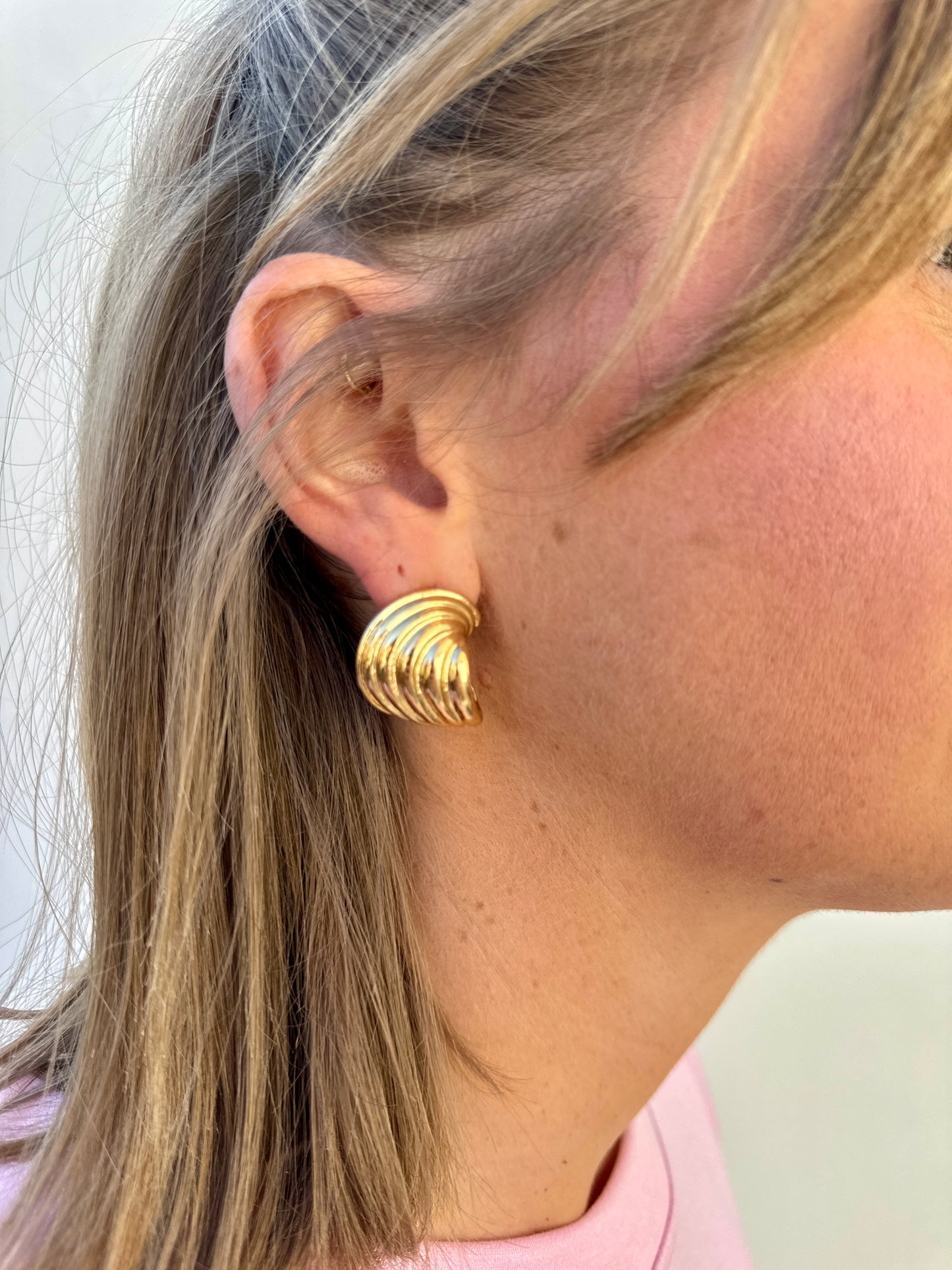 Elegant Waves earrings
