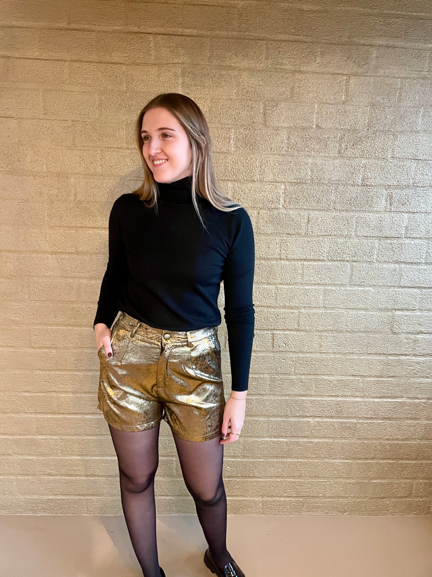 SHORT GOLD