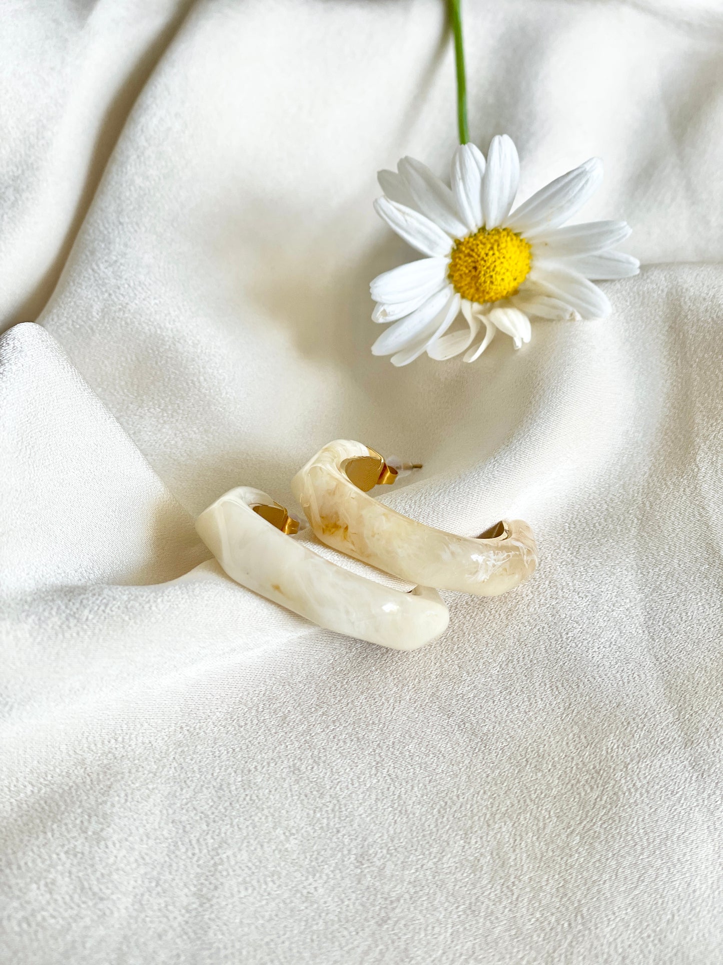 EARRING WHITE - OORBELLEN
