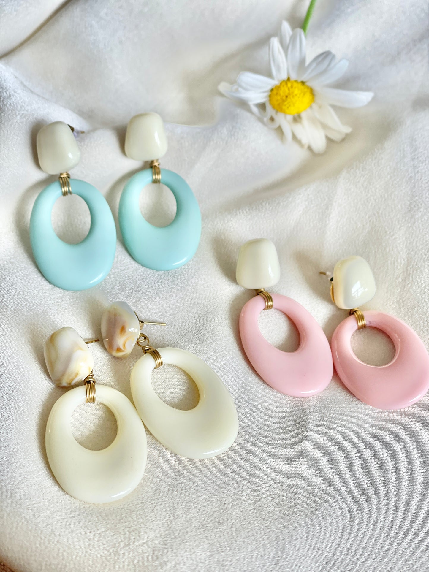 ZAINO EARRING WHITE