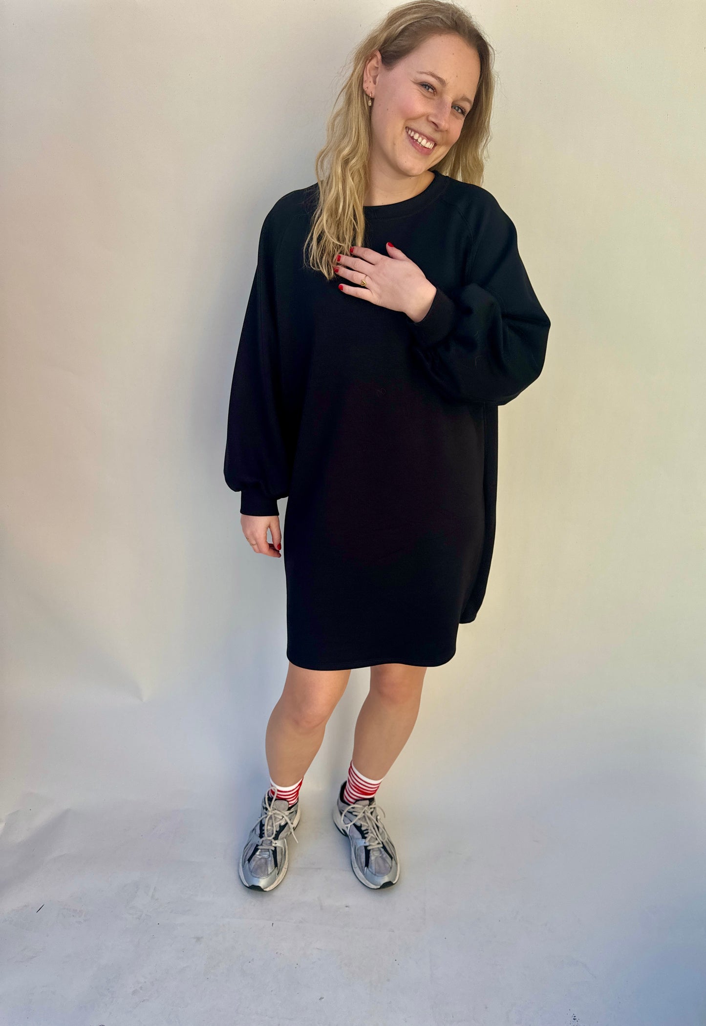 SWEATERDRESS BLACK