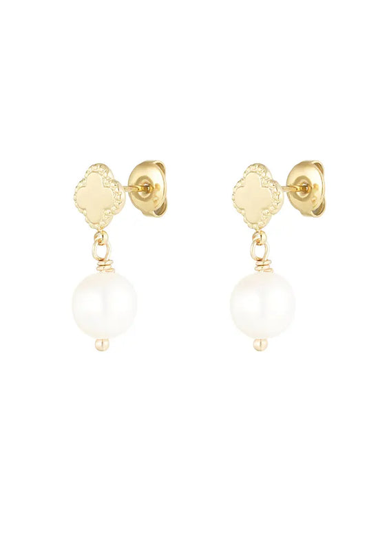 Earring with clover and pearl pendant