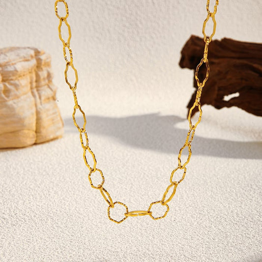 Necklace gold